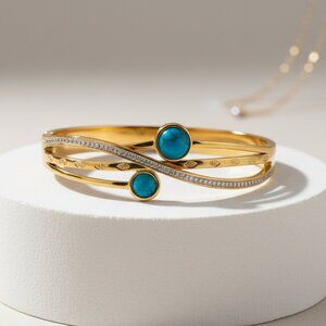 Elegant Gold Bracelet with Turquoise Accents